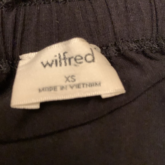 Aritzia Wilfred Sartre Blouse Black - Picture 5 of 7